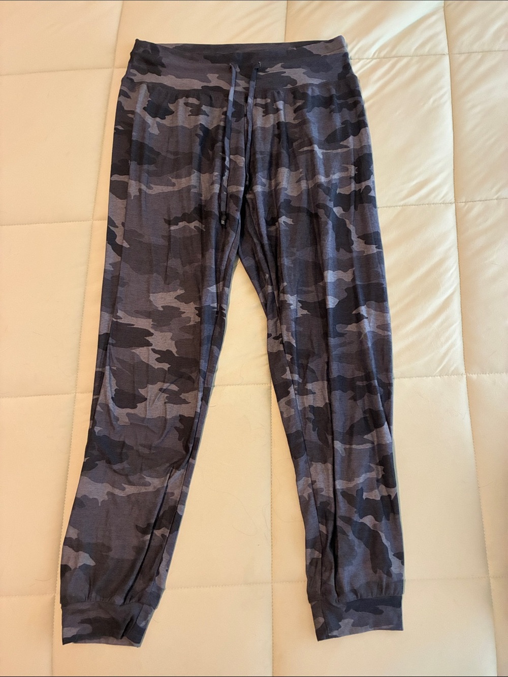 Beyond Yoga Camo Jogger Pants - Gray Camo (Women’s)